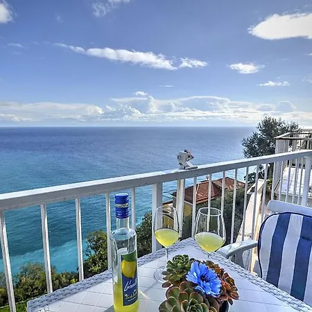 Sleeps 2 Air Con Wifi Amalfi